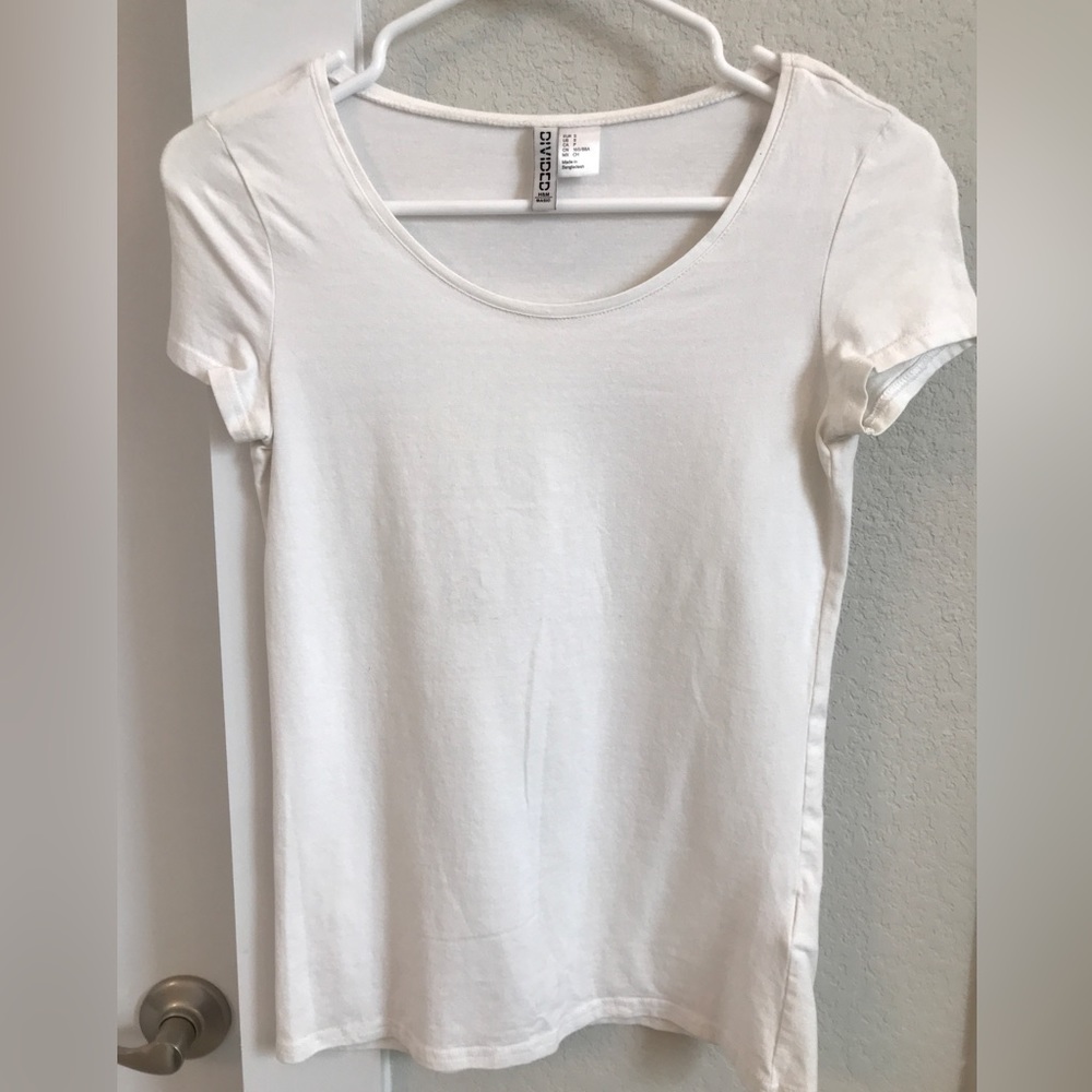 White Stretchy Basic Tee Size Small